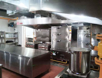 大型食堂小黄片链接下载设备生产厂家告诉你商用厨具为什么要选择不锈钢材质?
